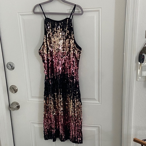 VENUS Elegant Black pink and gold sequin dress - Picture 1 of 3